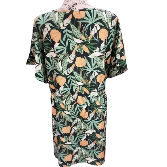 Green Dolman Sleeve Wrap Sundress for Resort Wear - Picture 3 of 4